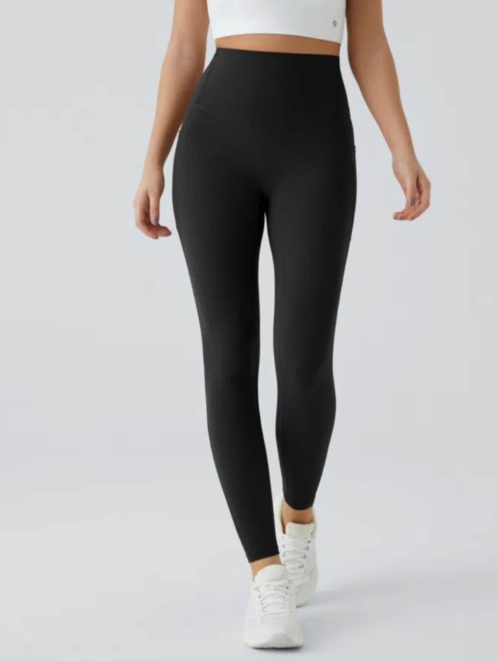Halara UltraSculpt High Waisted Tummy Control Pocket Shaping Leggings Size Mediu